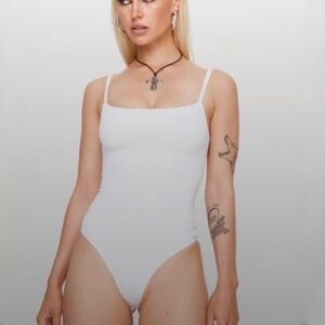 Princess Polly 'Off Stage" bodysuit in White size 2